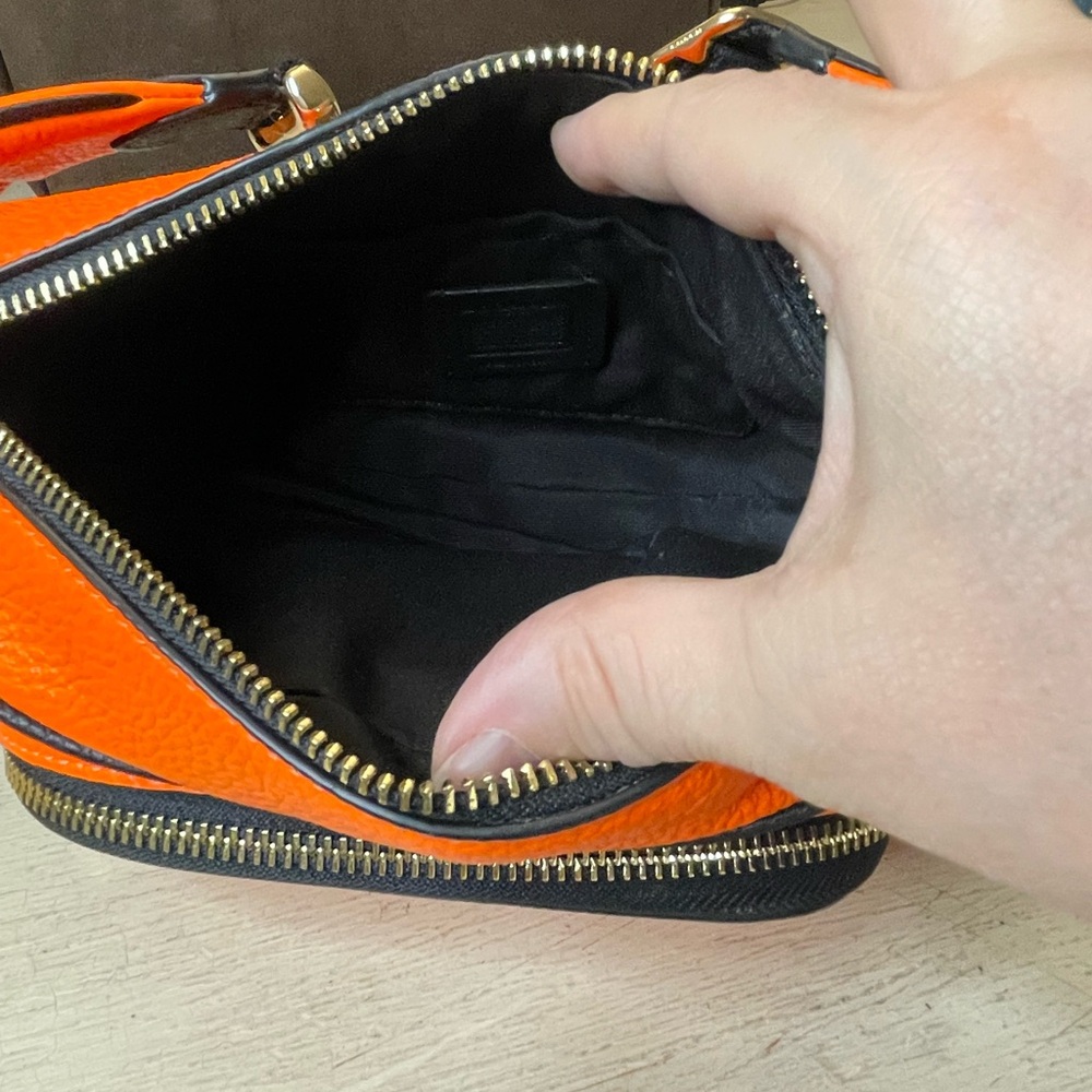 *COA* Coach Bright Orange Court Leather Belt Bag - Picture 5 of 14